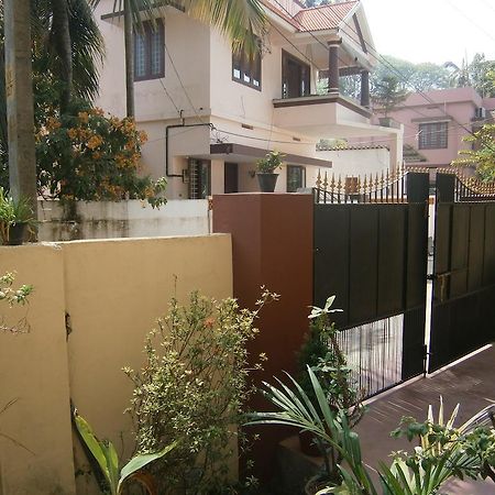 Lazar Residency Homestay Kochi Exterior foto